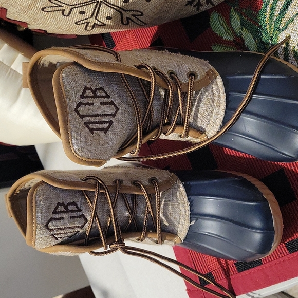MarleyLily Rain boots - Picture 1 of 7